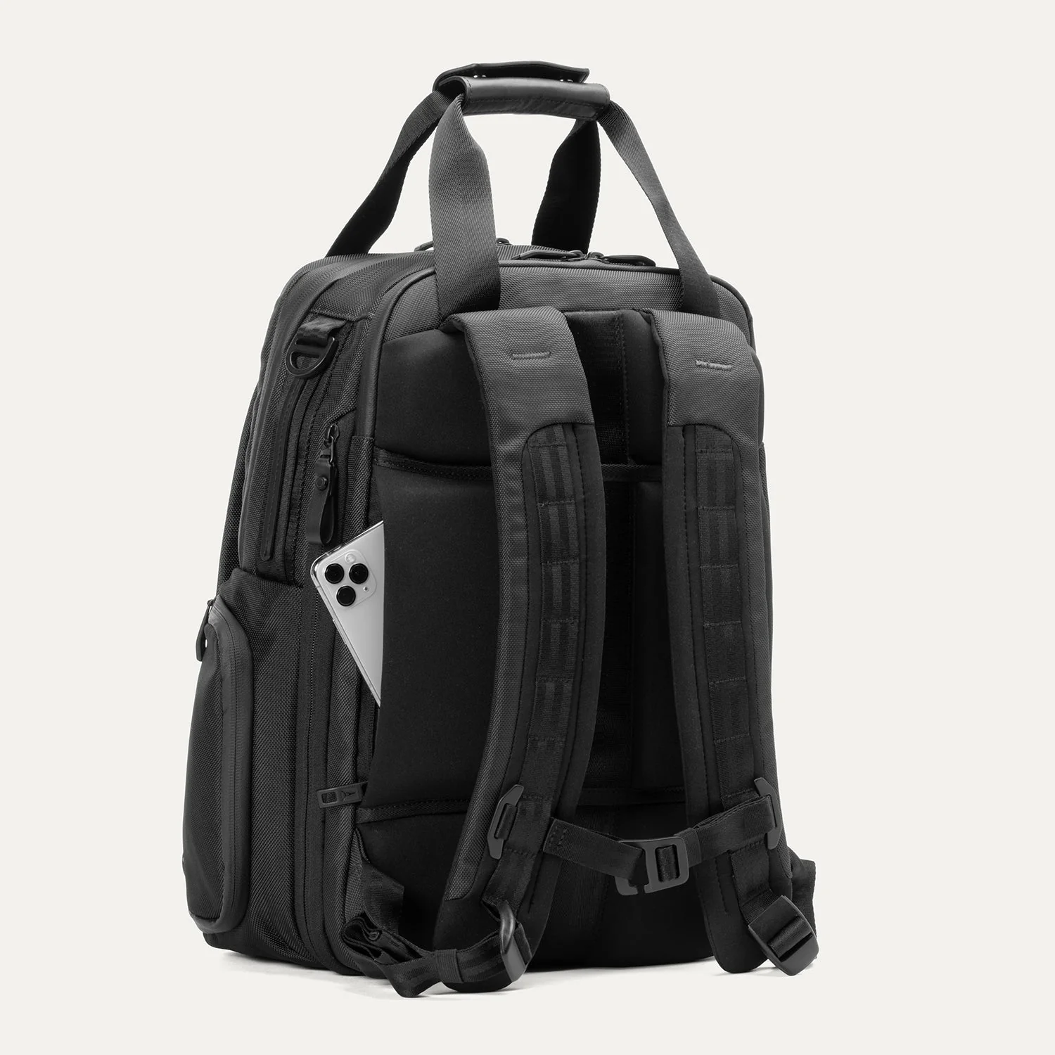 Travelpro® Altitude™ Medium Expandable Laptop Backpack 25-30L - Image 17
