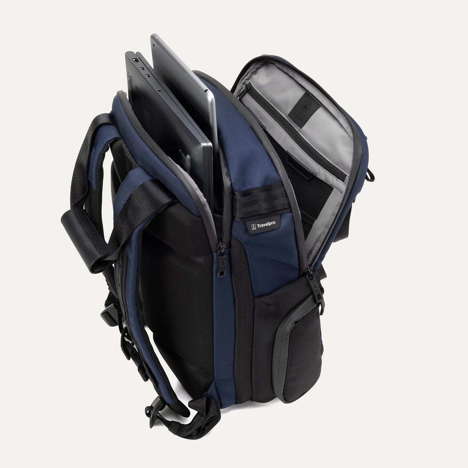 Travelpro® Altitude™ Medium Expandable Laptop Backpack 25-30L - Image 34