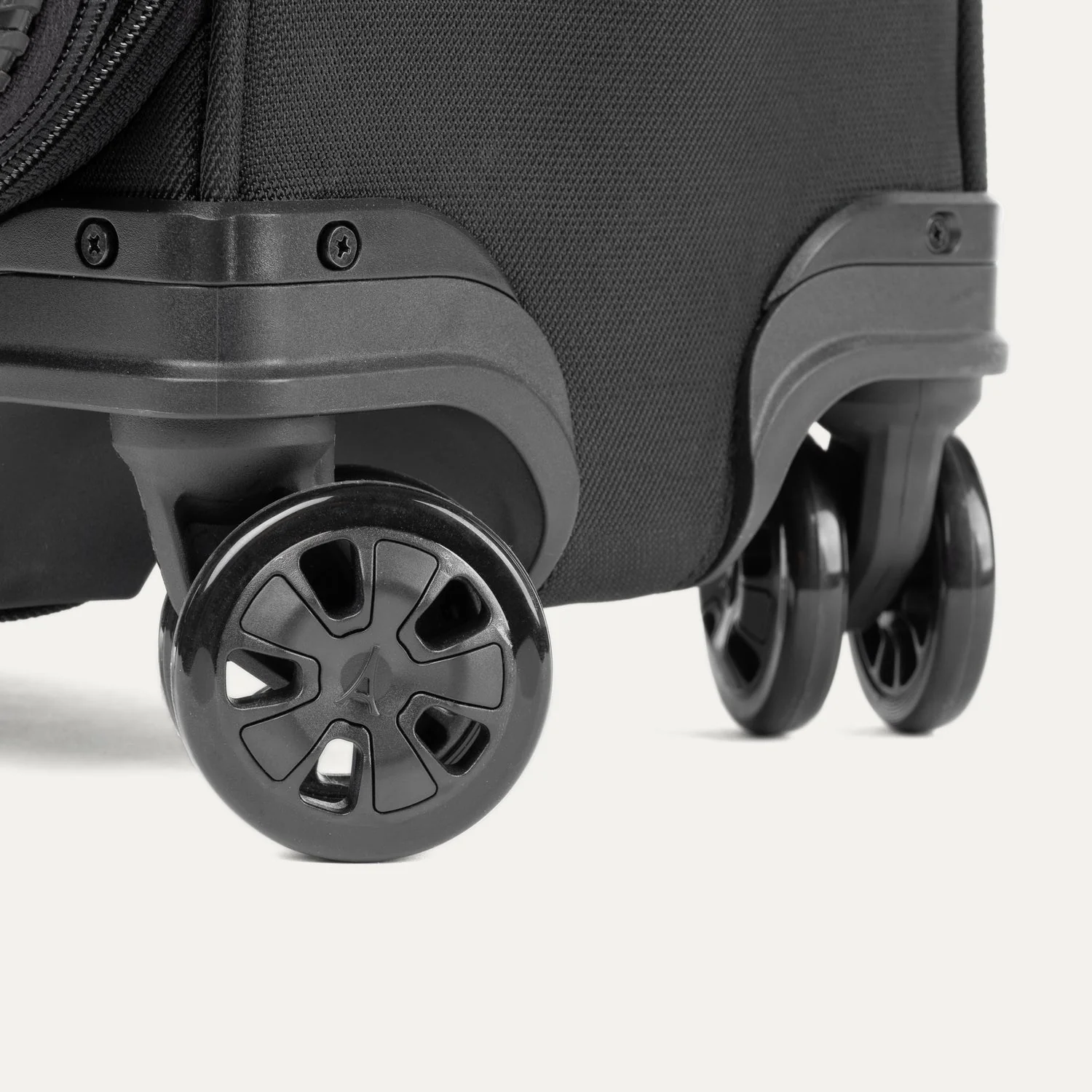 Crew™ Classic Carry-On / Large Check-In Set - Image 9