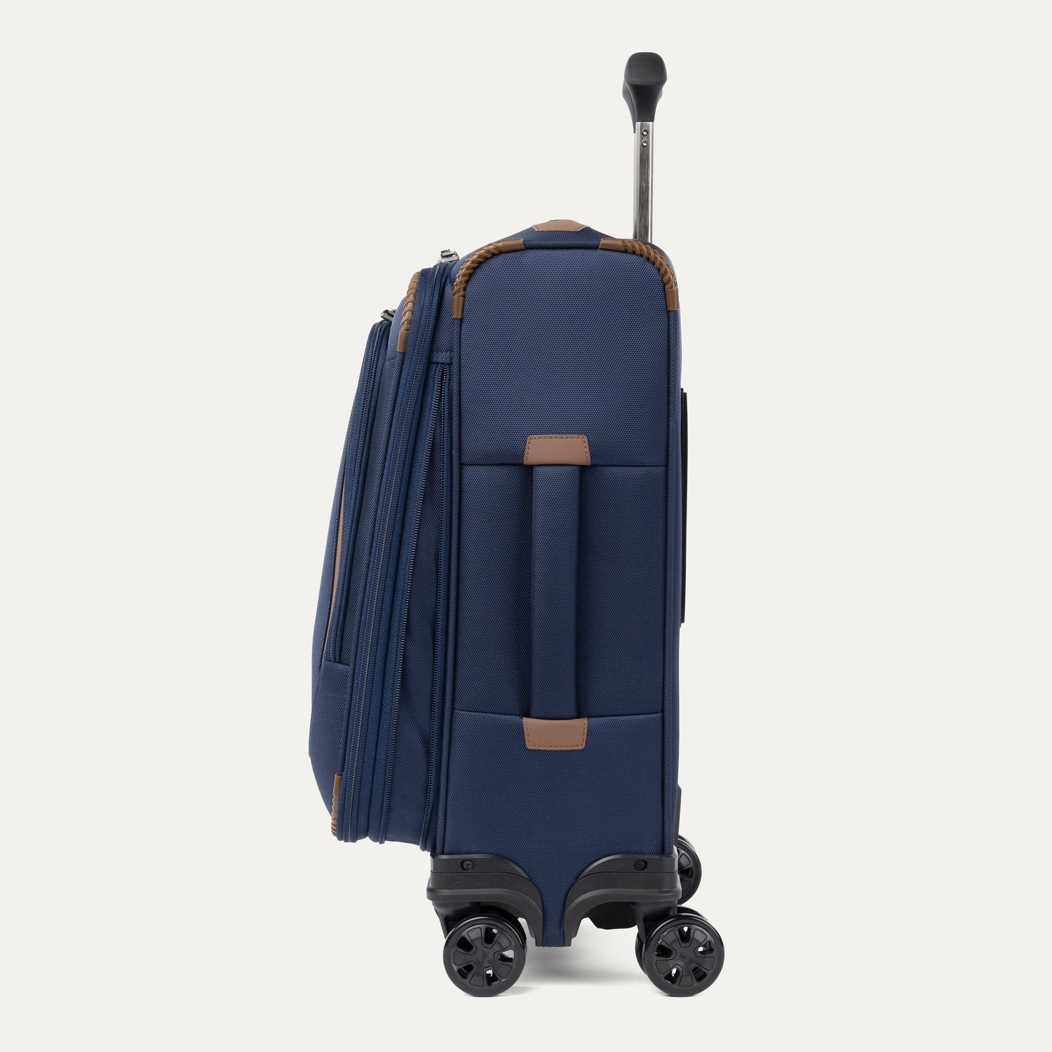 Crew™ Classic Compact Carry-On / Large Check-In Set - Image 27