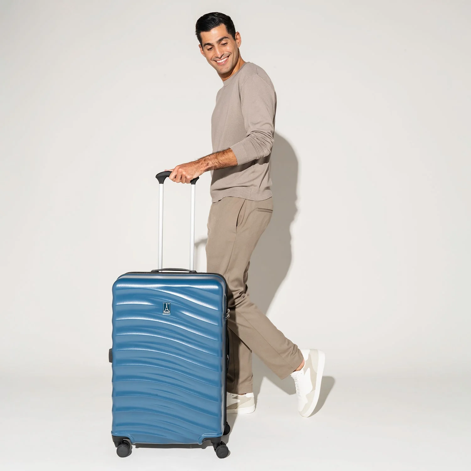 Maxlite® Air V2 Compact Carry-On / Medium Check-In Set - Image 17