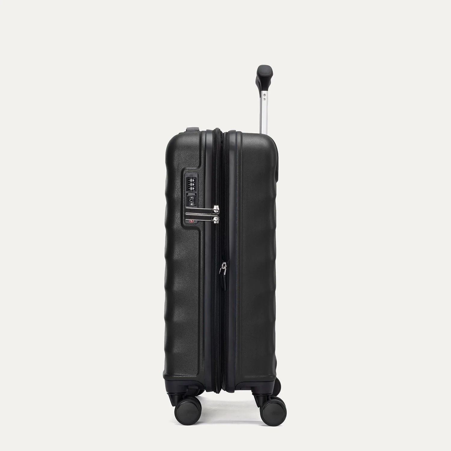 Maxlite® Air V2 International Carry-On Hardside Spinner - Image 3