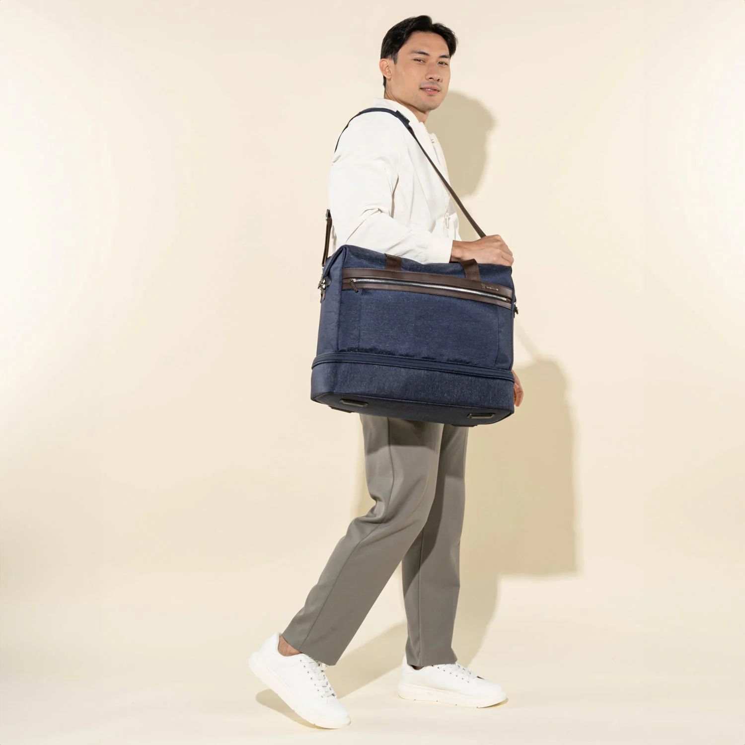 Platinum® Elite Drop-Bottom Weekender - Image 12
