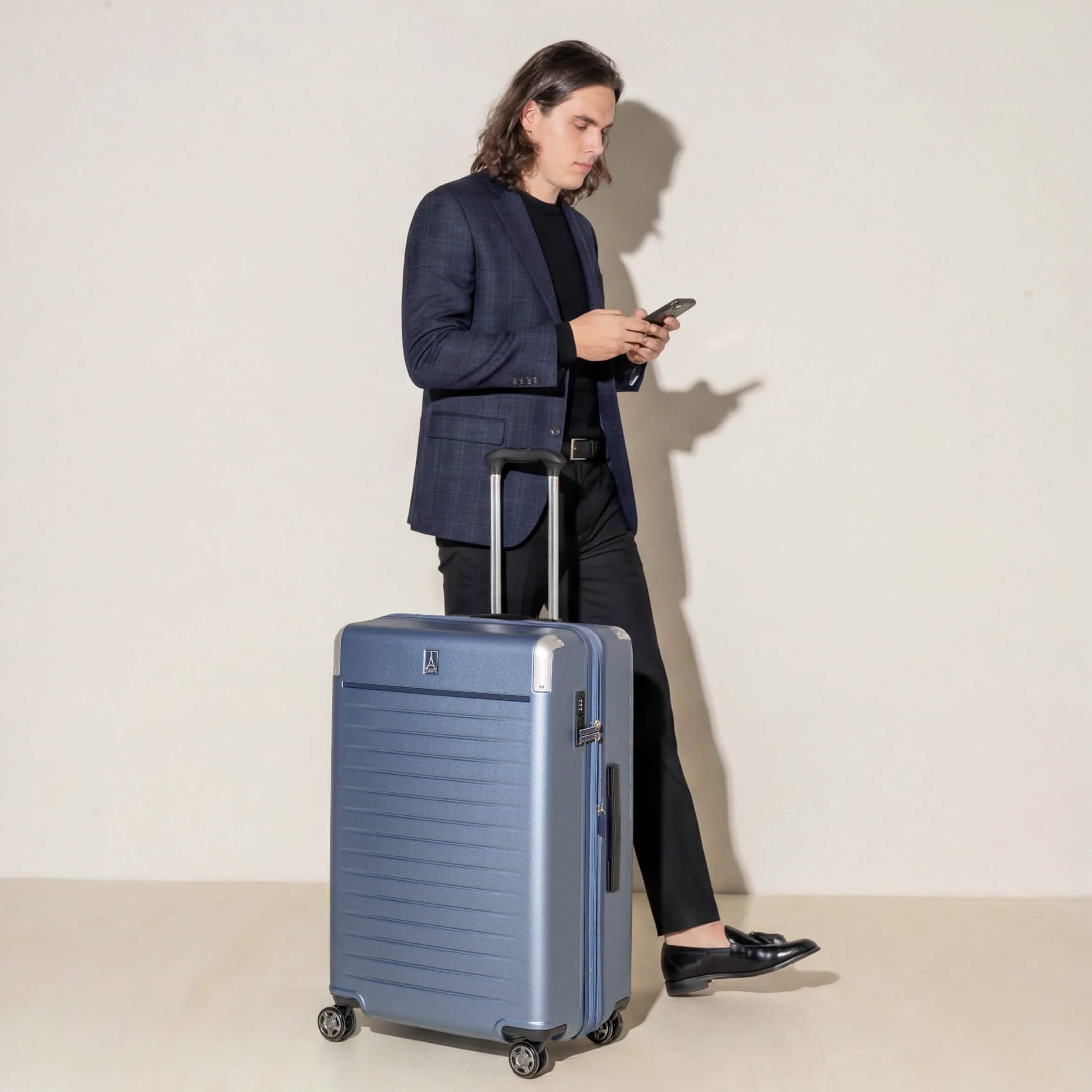 Platinum® Elite Large Check-In Hardside Spinner - Image 4