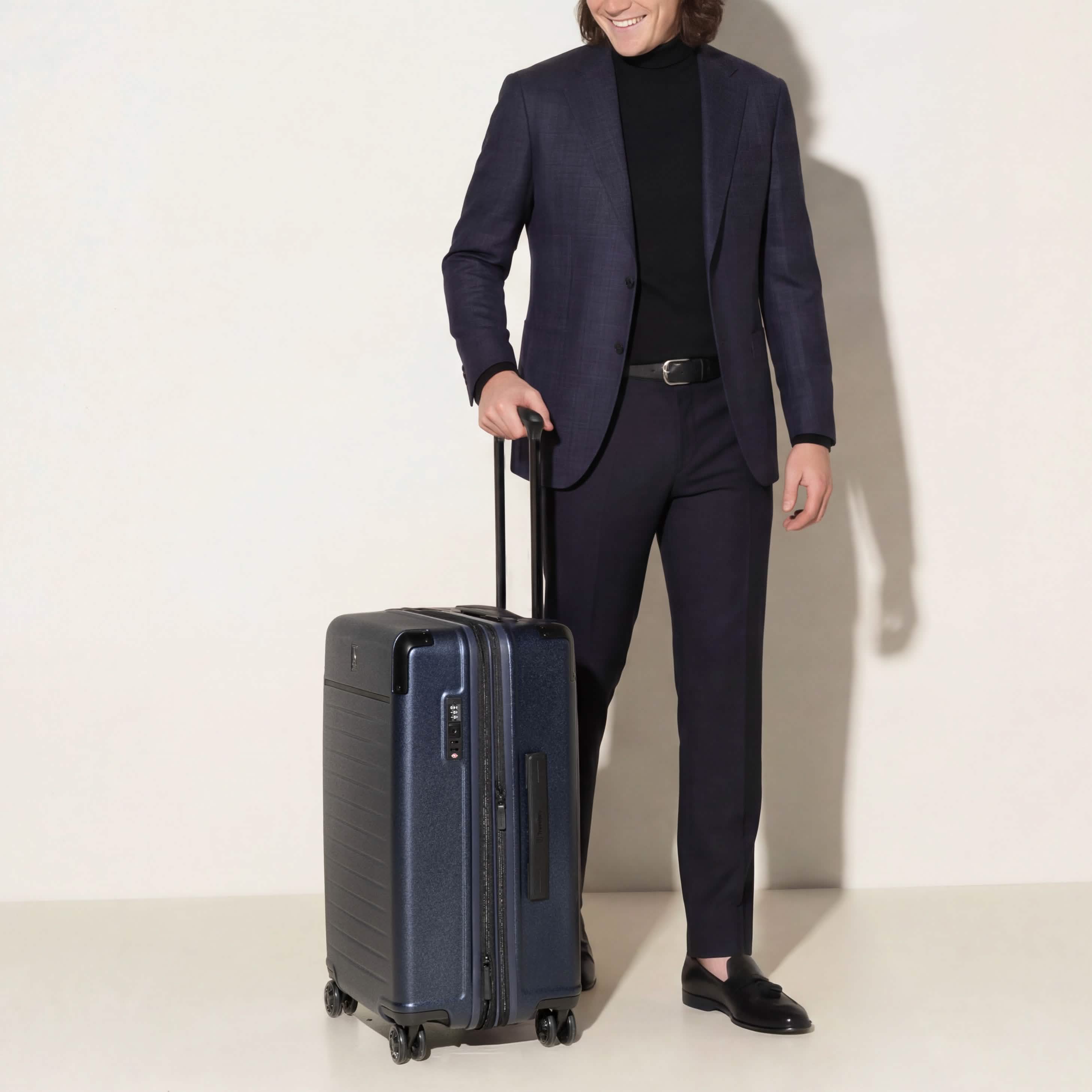 Platinum® Elite Medium Check-In Hardside Spinner - Image 4