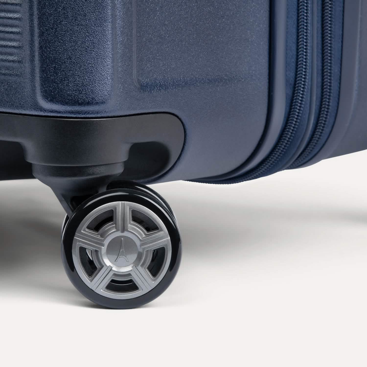 Platinum® Elite Medium Check-In Hardside Spinner - Image 55