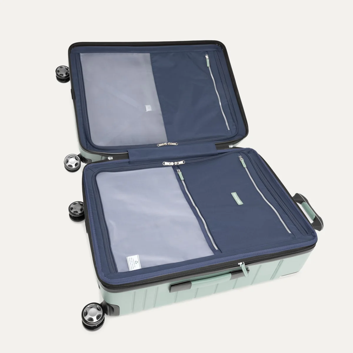 TravelproĀ® x Travel + LeisureĀ® Medium Check-In Expandable Spinner - Image 15