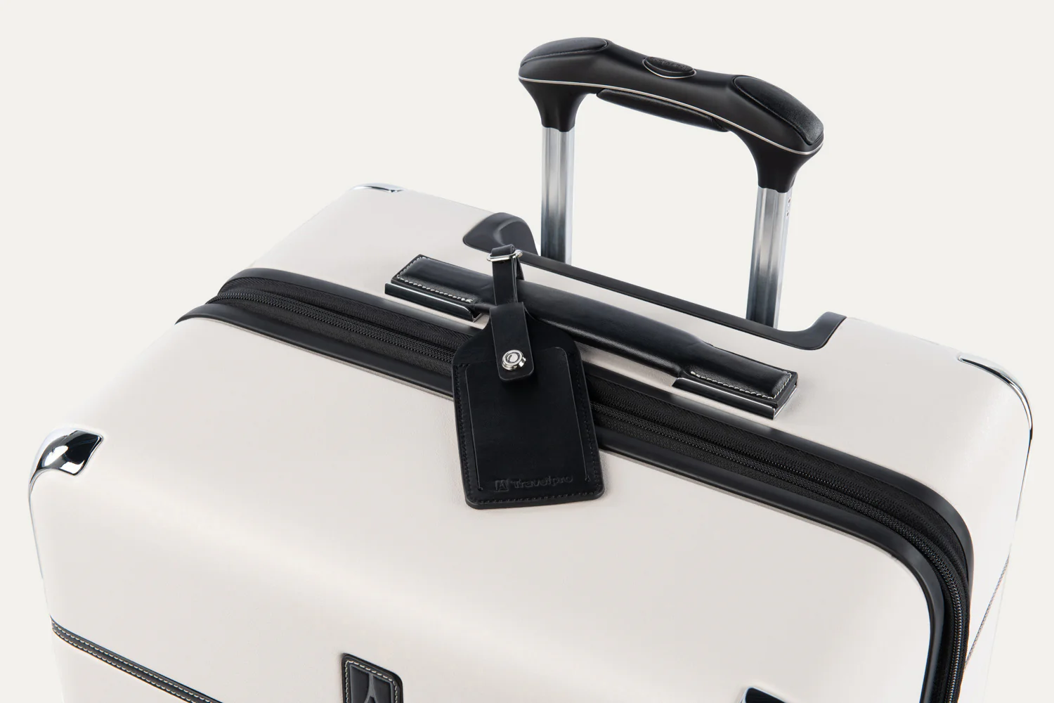 TravelproĀ® x Travel + LeisureĀ® Medium Check-In Expandable Spinner - Image 29