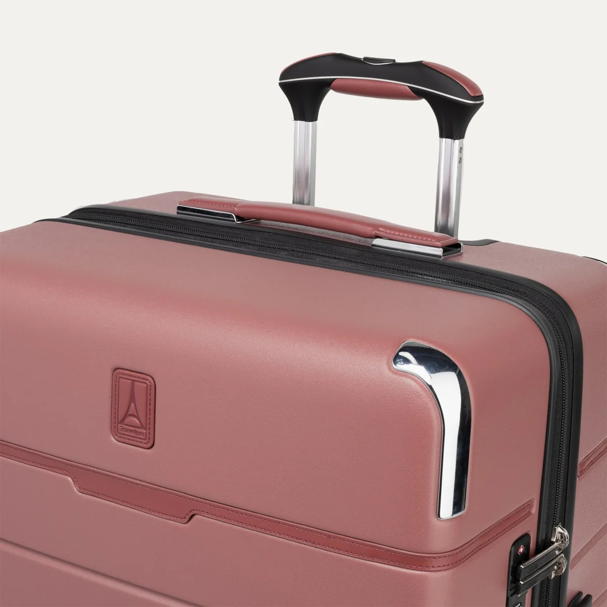 TravelproĀ® x Travel + LeisureĀ® Medium Check-In Expandable Spinner - Image 3